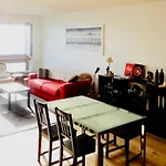 Modern 1 Bedroom Apartment Near Eiffel Tower