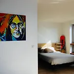 Modern 1 Bedroom Apartment Near Eiffel Tower