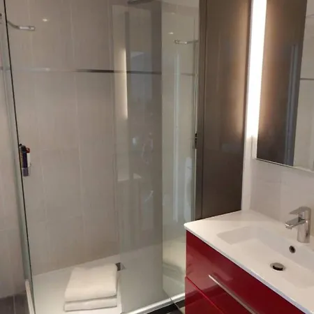 Modern 1 Bedroom Near Eiffel Tower Appartamento Parigi